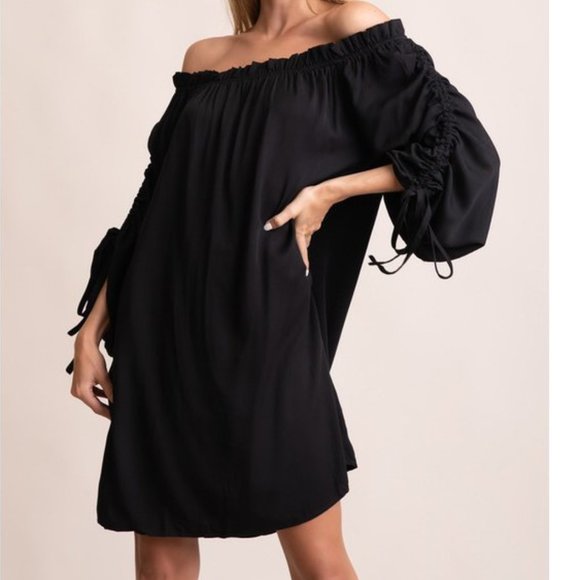 Boutique Dresses & Skirts - 🎉Off Shoulder Black Tie Sleeve Detail Dress